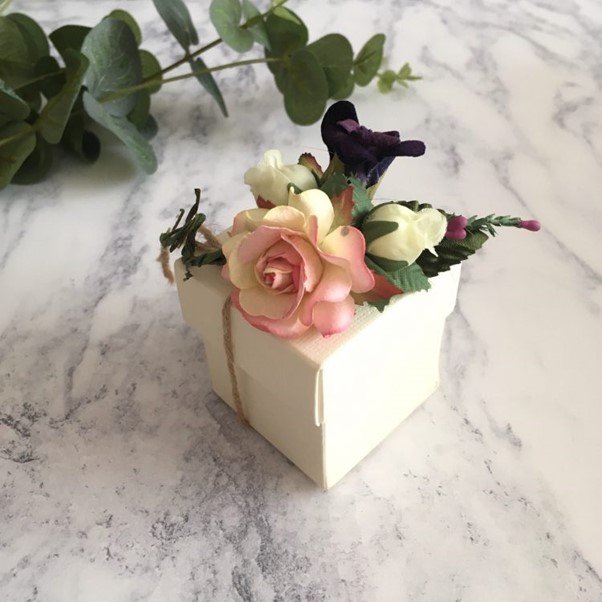 Floral style favours box. Photo credit: Bomboniere By Maria